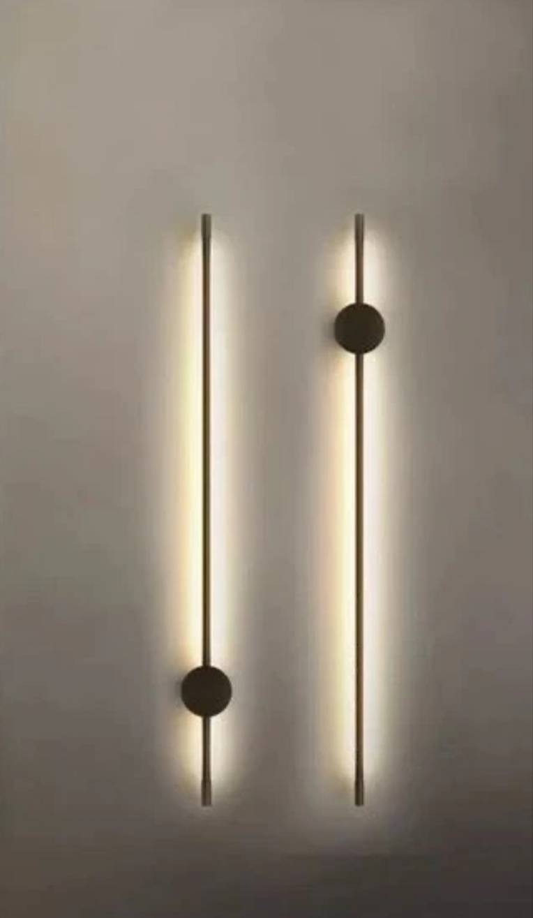 دیواری مدرن شمشیری.